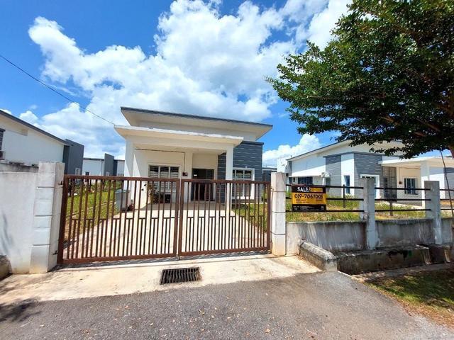Bungalow for sale in Kluang, Johor