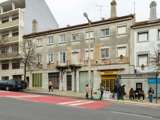 Loja venda em São Francisco Xavier, Lisboa
