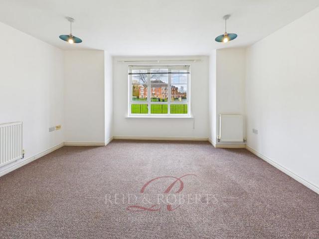 Apartment for rent in Brymbo, Tanyfron