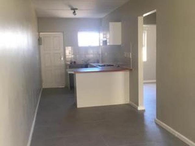 Apartment for rent in Goodwood, Western Cape