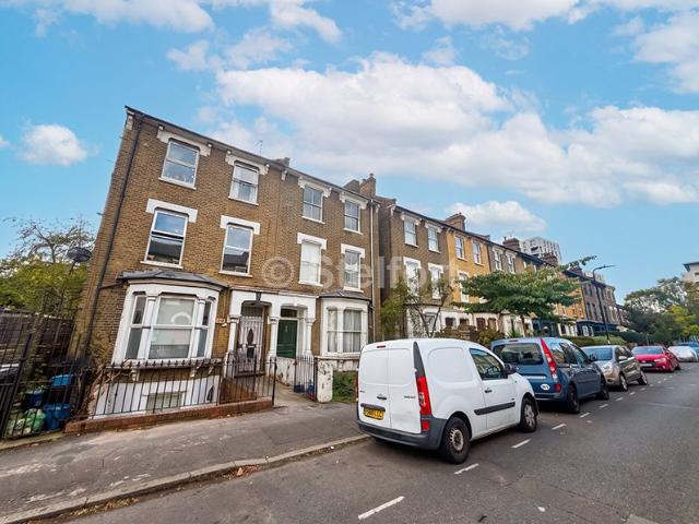 Apartment for rent in Lower Clapton, Greater London