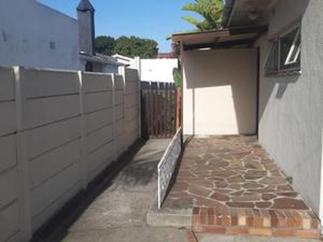 Apartment for rent in Goodwood, Western Cape