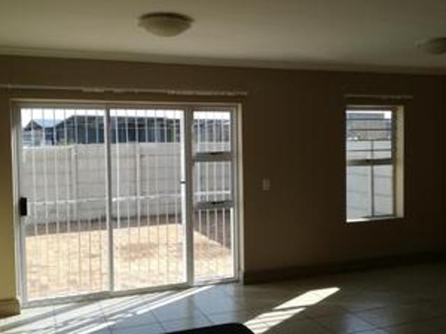 Townhouse for rent in Brackenfell, City of Cape Town