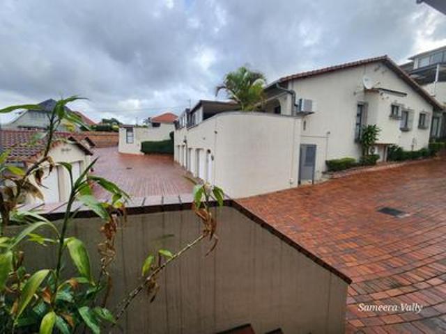 Townhouse for rent in Seaview, Kwazulu-natal