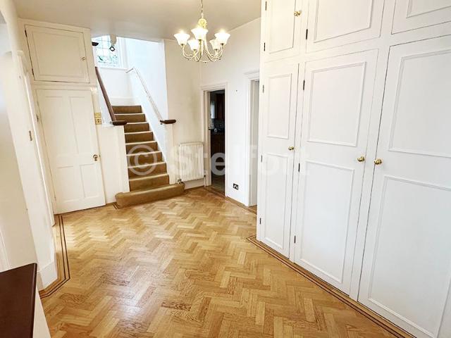 House for rent in Golders Green, Greater London