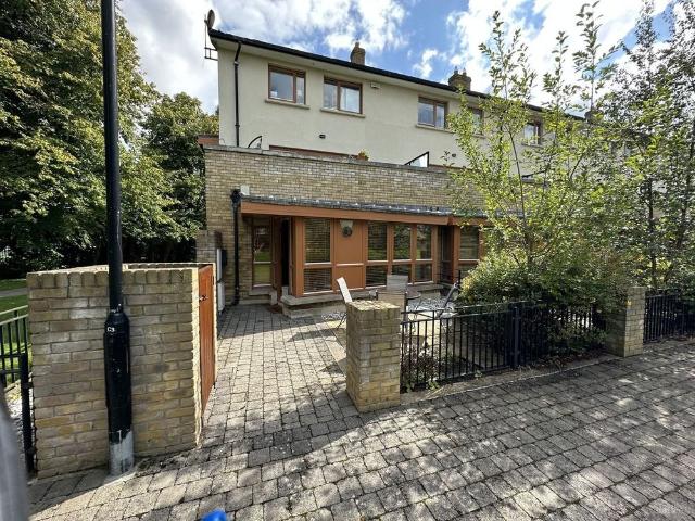 Apartment to rent in Bluebell, North Tipperary