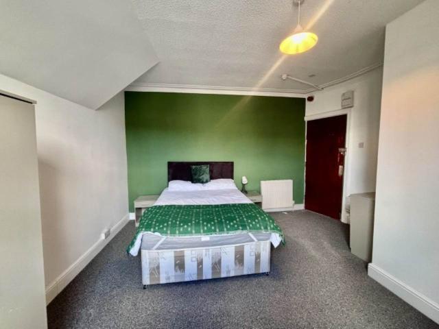 Room for rent in Armley, West Yorkshire