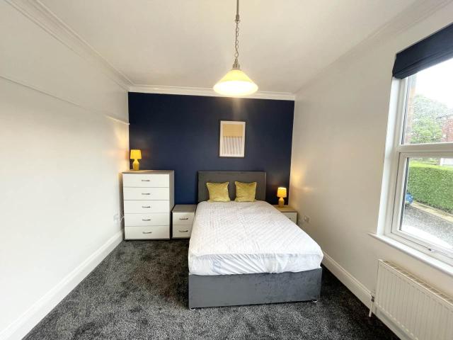 Room for rent in Kirkstall, West Yorkshire