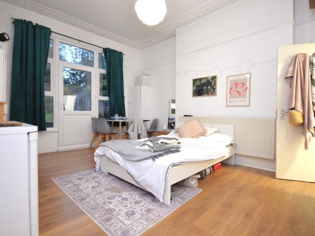 Studio for rent in Kilburn, Greater London