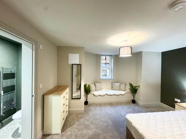 Room for rent in Burley, West Yorkshire
