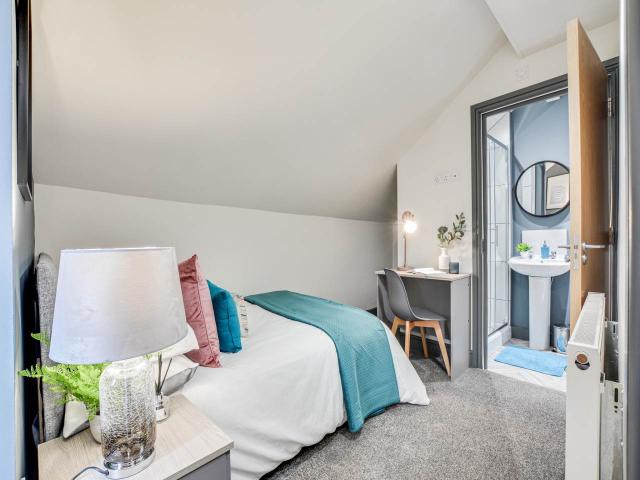 Room for rent in Burley, West Yorkshire