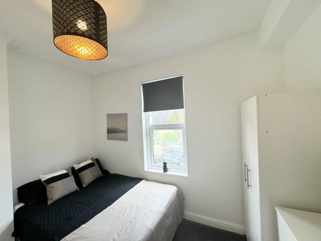 Room for rent in Burley, West Yorkshire