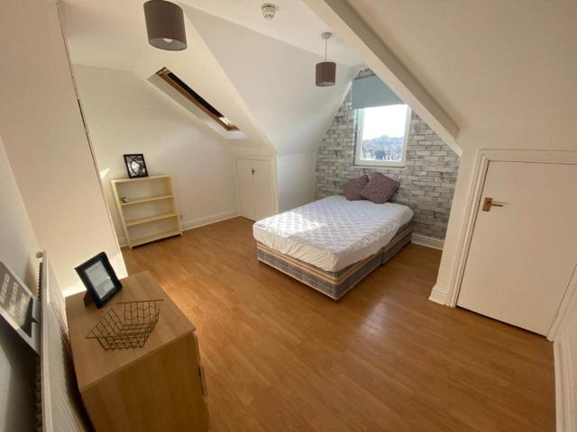 Room for rent in Woodhouse Cliff, Leeds