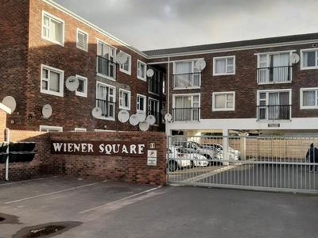 Apartment for rent in Goodwood, Western Cape