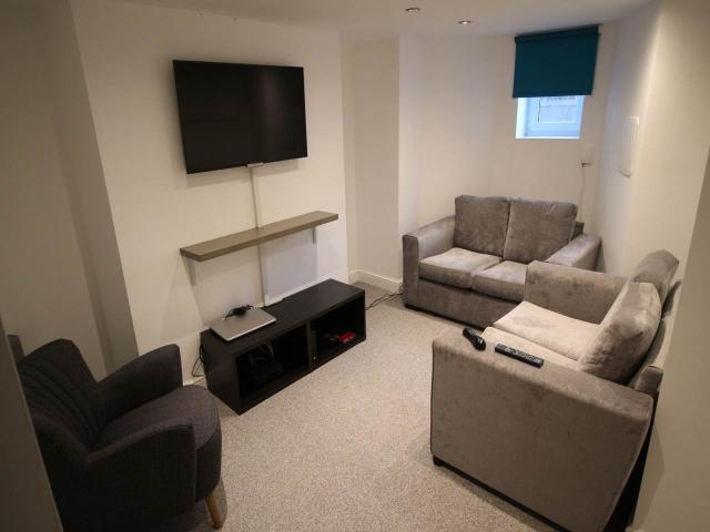 Room for rent in Farnley, West Yorkshire