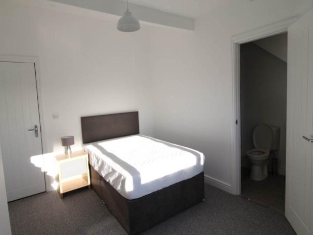 Room for rent in Farnley, West Yorkshire