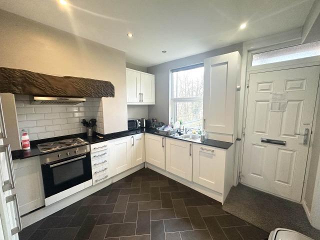 Room for rent in Burley, West Yorkshire
