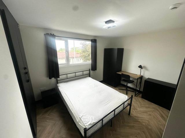 Room for rent in Farnley, Leeds