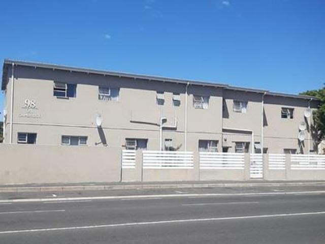 Apartment for rent in Goodwood, Western Cape