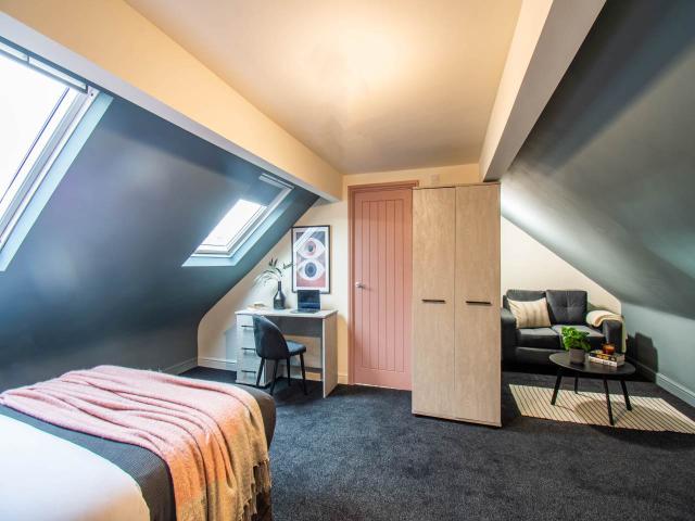 Room for rent in Churwell, Leeds
