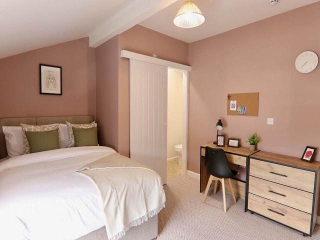 Room for rent in Heath, Wakefield