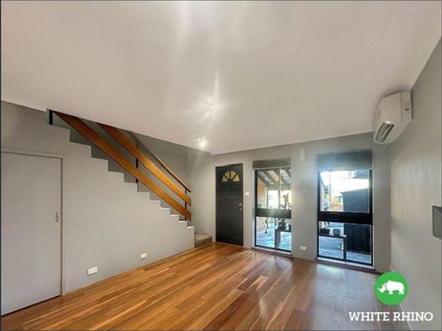 Townhouse for rent in Queanbeyan, New South Wales
