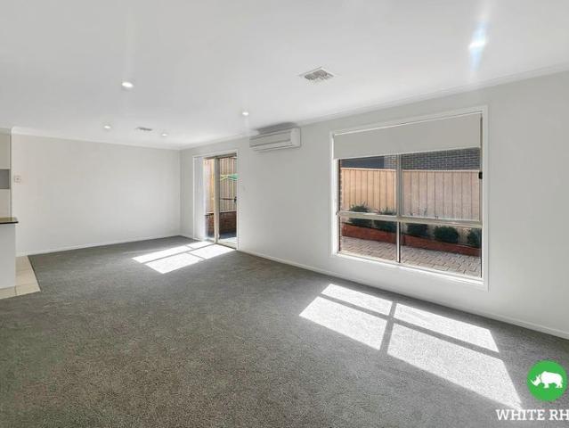 Townhouse for rent in Queanbeyan, New South Wales