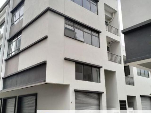 Shop for rent in Zon Perindustrian Bebas Telok Panglima Garang, Teluk Panglima Garang