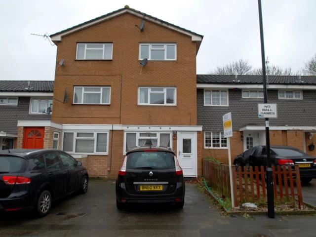 House for rent in London Borough of Ealing, Greater London