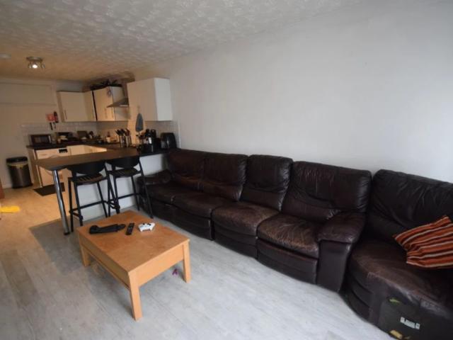 House for rent in Alder Hills, Poole