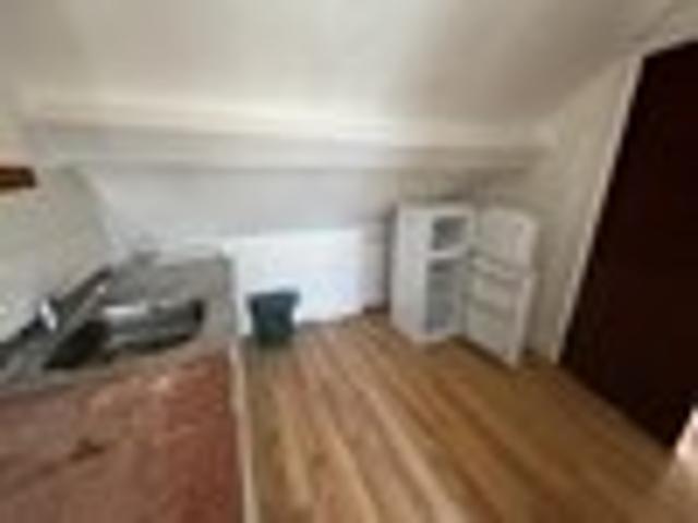 Apartment for rent in Queen's Park, Greater London