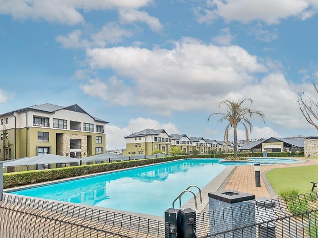 Apartment for rent in Johannesburg Ward 110, Sandton