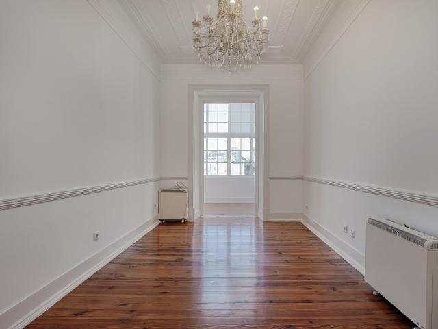 Apartamento alugar em São Nicolau, Lisboa