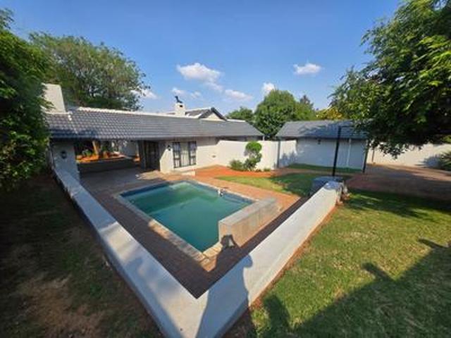 House for rent in Roodepoort, City of Johannesburg Metropolitan Municipality
