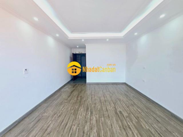 Nhà mặt phố bán