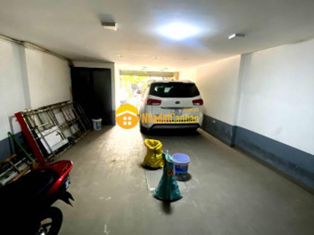 Nhà mặt phố bán