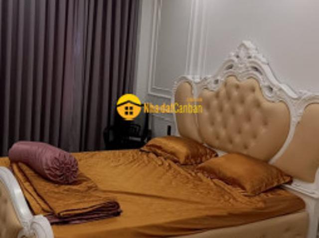 Nhà mặt phố bán