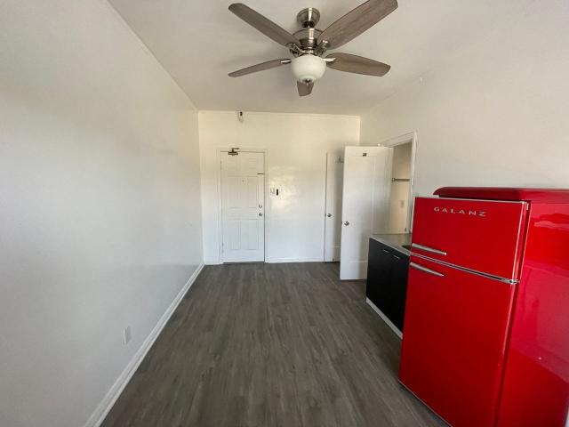 Apartment for rent in Canoga Park, California