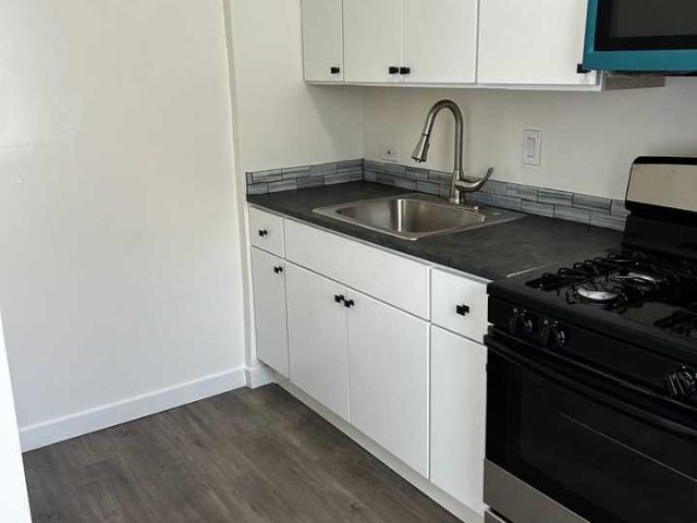 Apartment for rent in Canoga Park, California