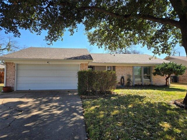 House for sale in Benbrook House for sale in Benbrook
