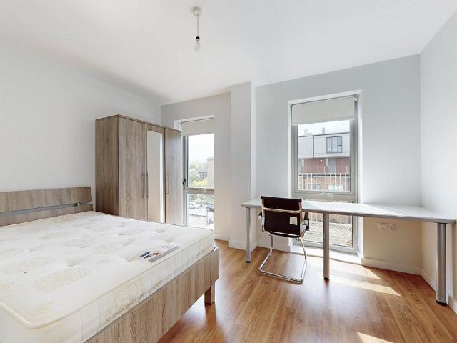 Apartment for rent in Mile End, Greater London