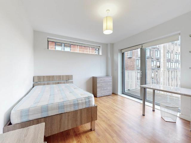 Room for rent in Mile End, Greater London