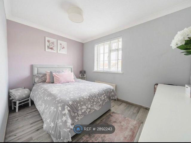 Room for rent in Oad Street, Kent