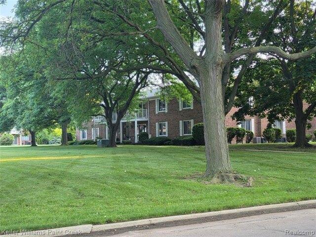 Condo for sale in Clinton Township