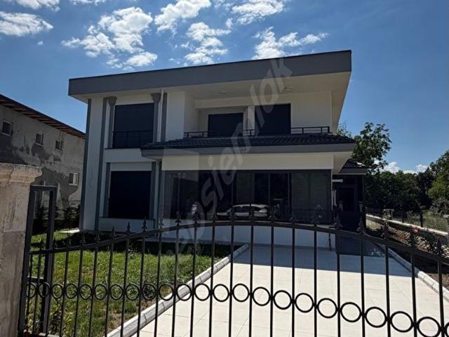 Niksar, Tokat içerisinde satılık Villa