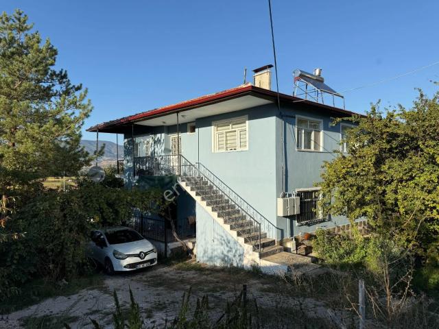 Esentepe, Pazar içerisinde satılık Villa