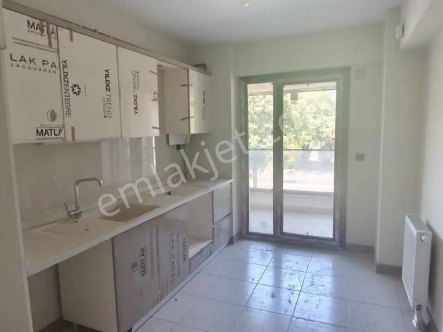 Ataşehir, İstanbul içerisinde kiralık mülk