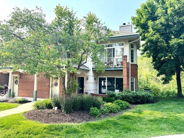 Condo for sale in Brookfield