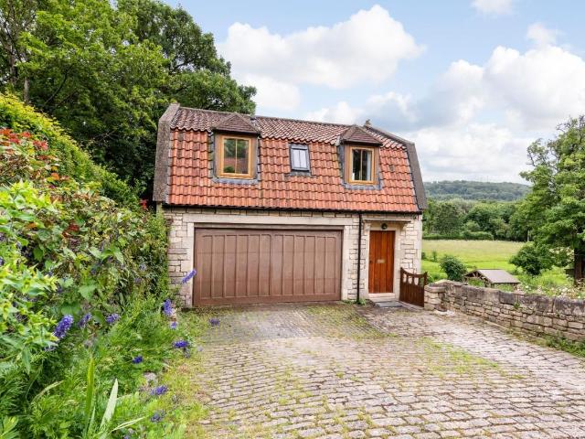 Apartment for rent in Bailbrook, Dulcote
