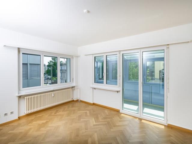 Immobilie kaufen in Einigen, Zürich